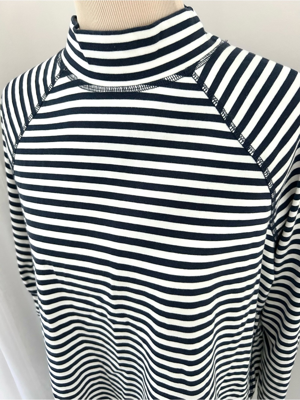 ☀️NEW Free People Movement Restoration Yarn Dye Navy & White Stripe Layer. Small - Picture 6 of 16